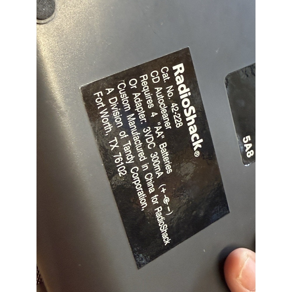 Radio Shack Portable Compact Disc Cleaner - Picture 5 of 8